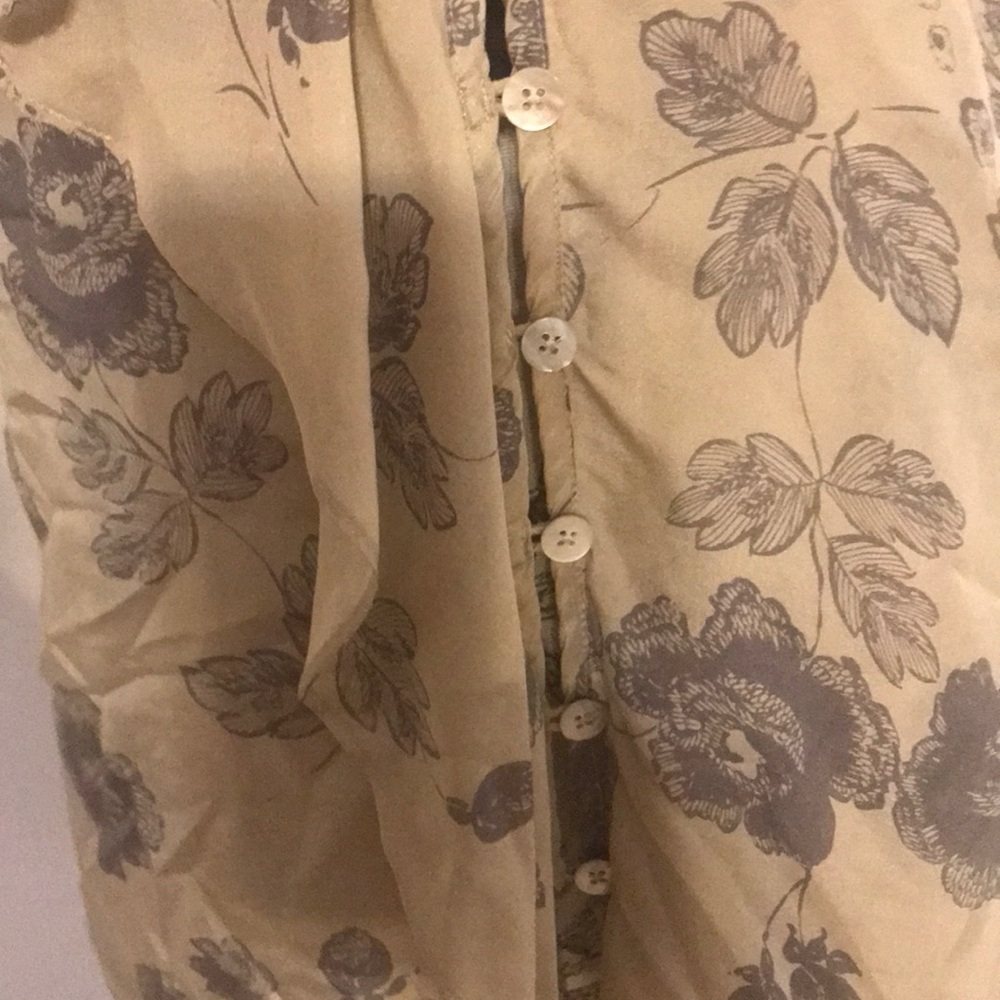 Cabi Silk Button Ruffle Top S - Picture 3 of 6